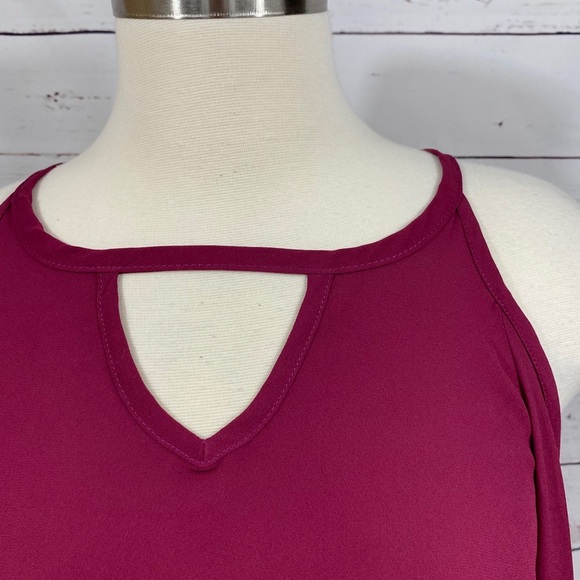Francescas‎ Maroon Cold Shoulder Top - Picture 2 of 9